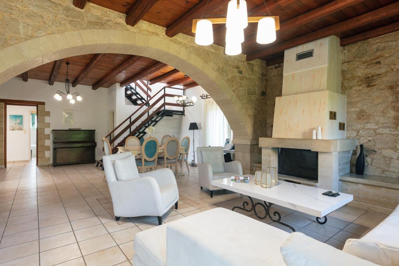 Villa Pinelopi Asproulianoi Экстерьер фото